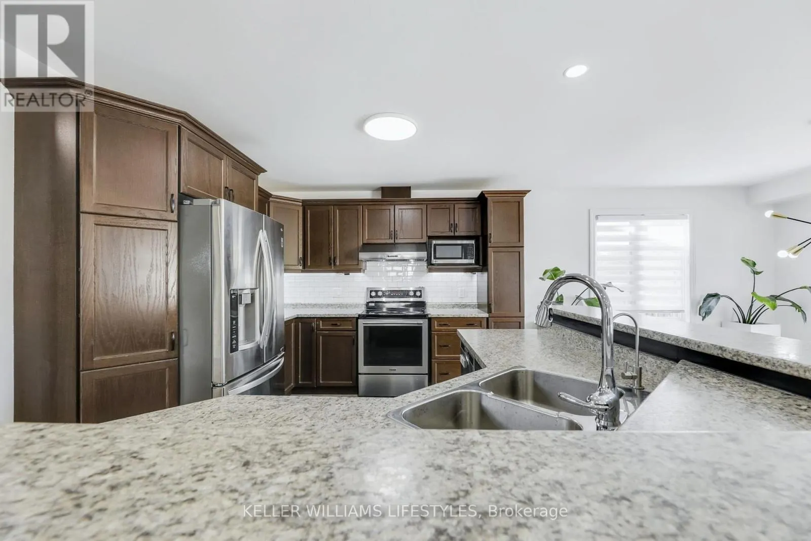 940 GRENFELL DRIVE