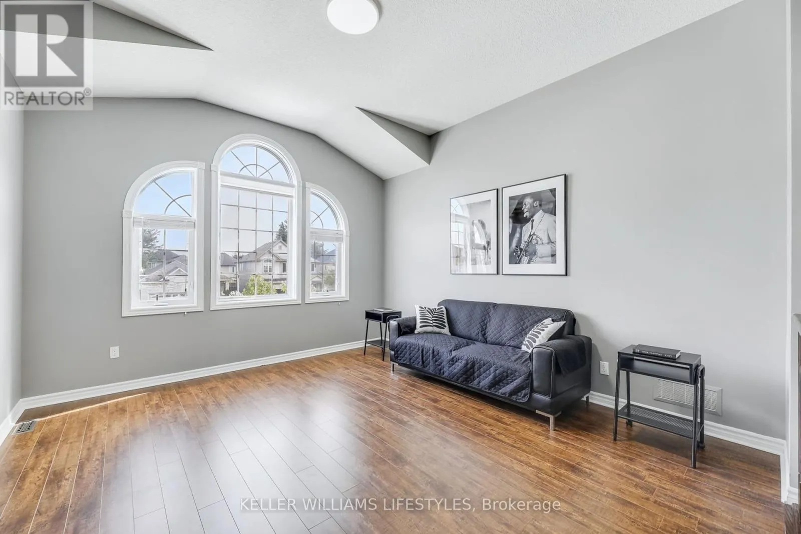 940 GRENFELL DRIVE