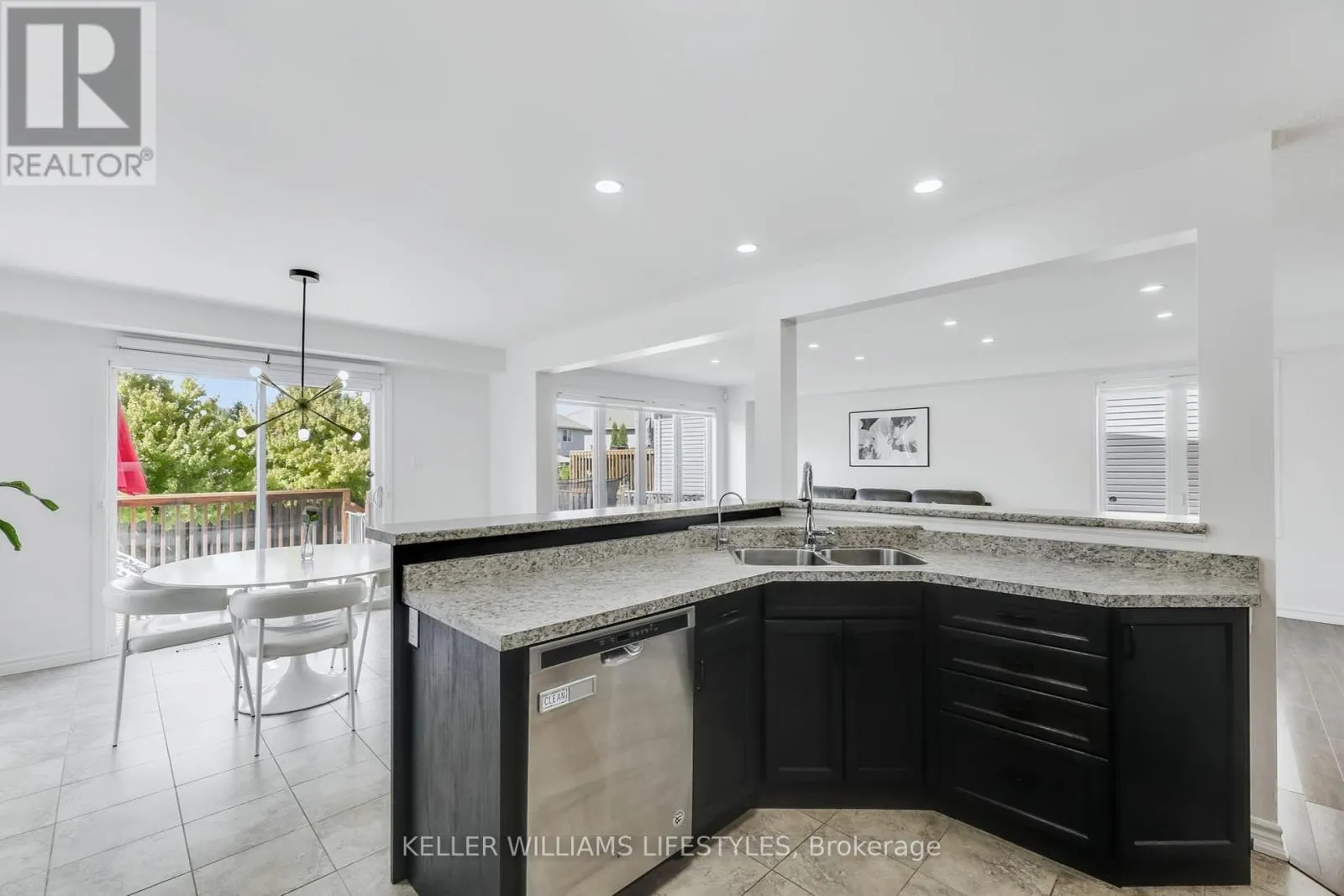 940 GRENFELL DRIVE
