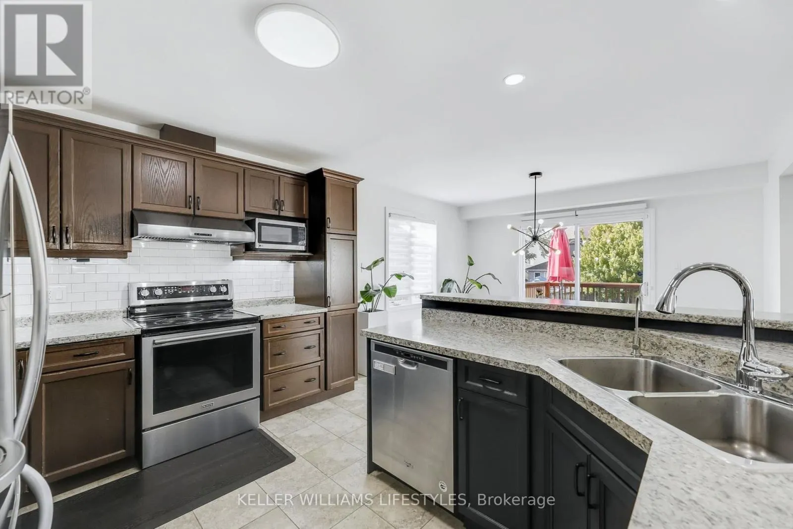 940 GRENFELL DRIVE