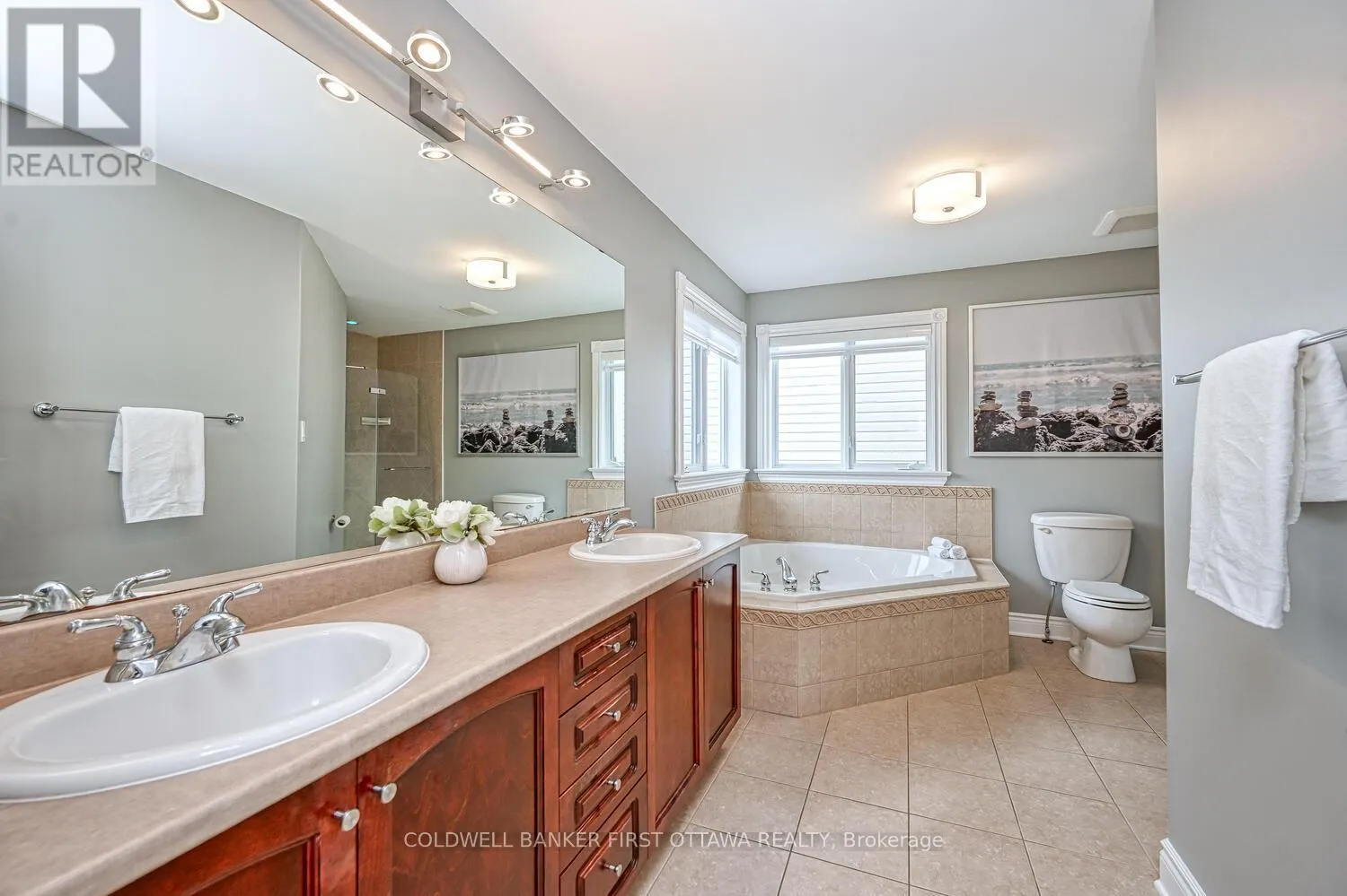 105 SIROCCO CRESCENT