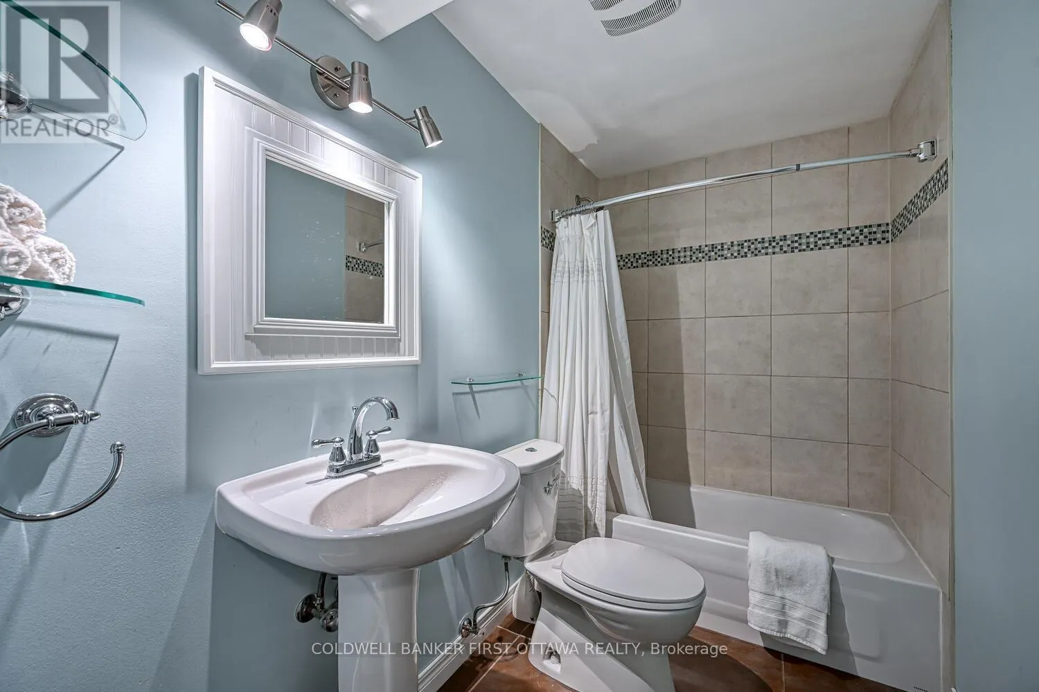 105 SIROCCO CRESCENT