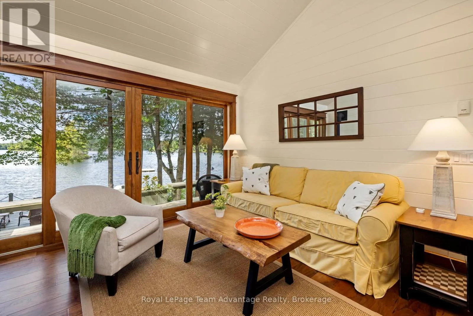 5 FALLINGVIEW TRAIL