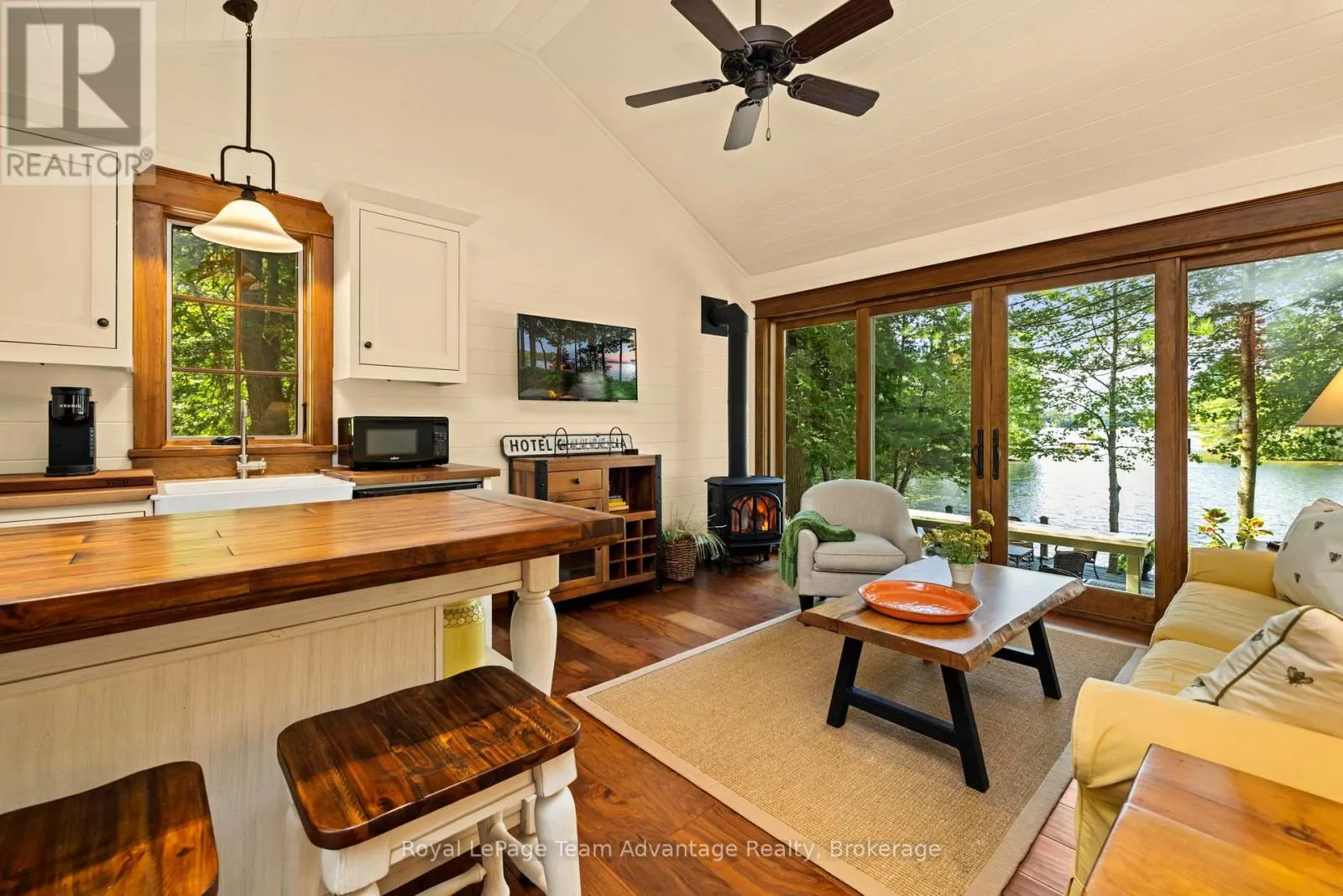 5 FALLINGVIEW TRAIL