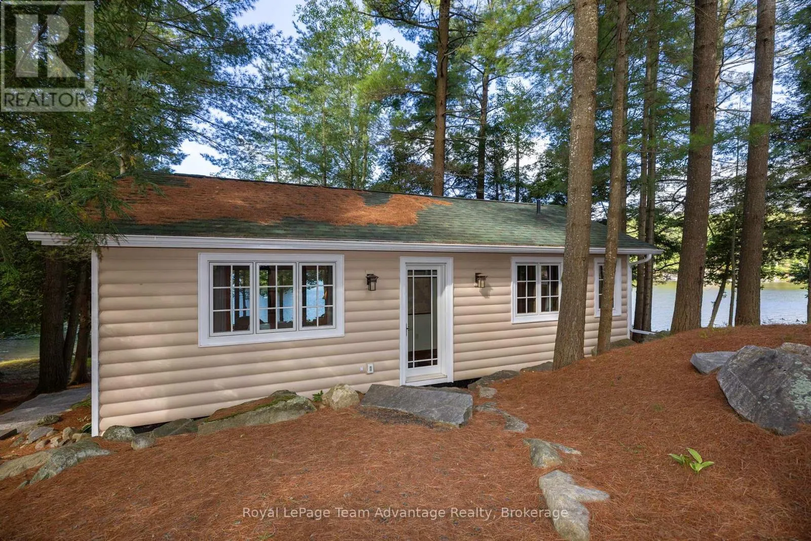 5 FALLINGVIEW TRAIL