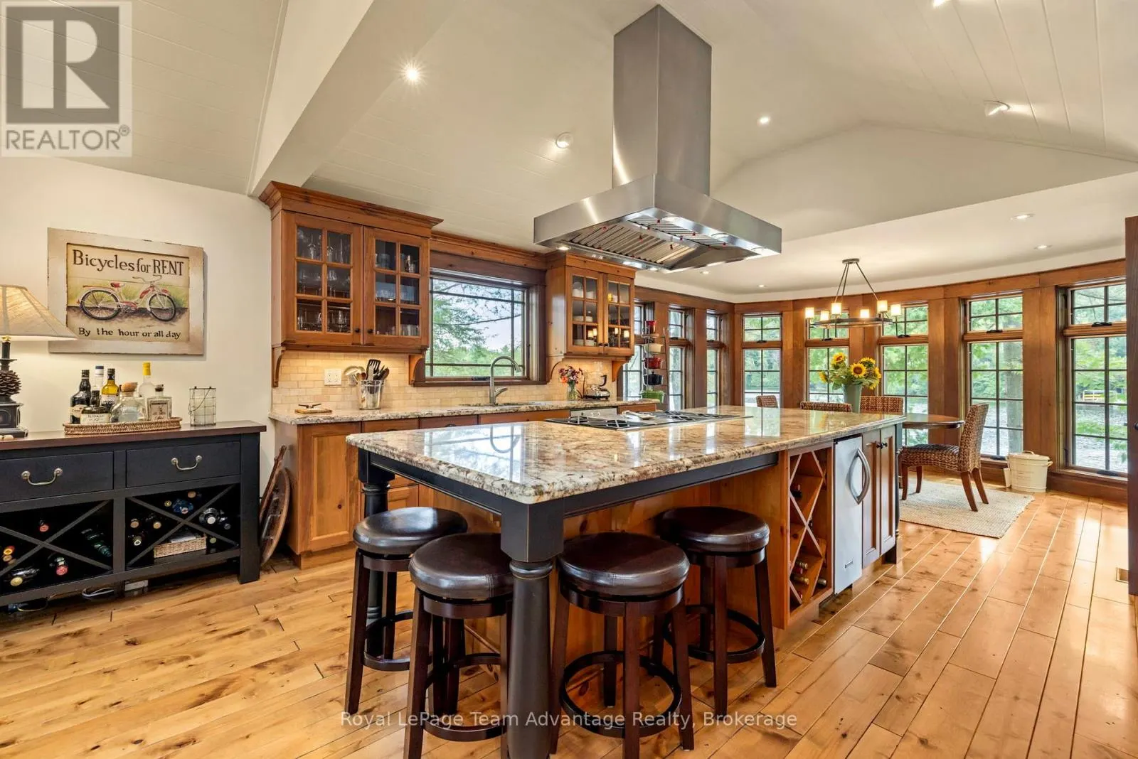 5 FALLINGVIEW TRAIL