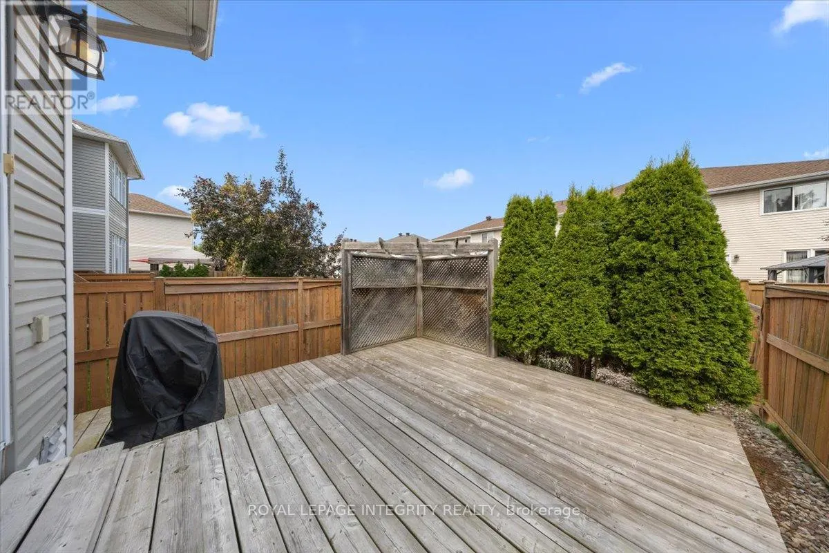 2093 BERGAMOT CIRCLE