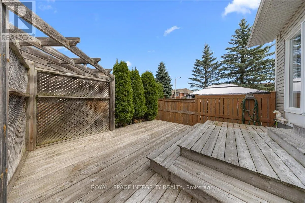2093 BERGAMOT CIRCLE