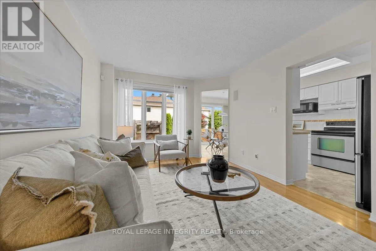2093 BERGAMOT CIRCLE