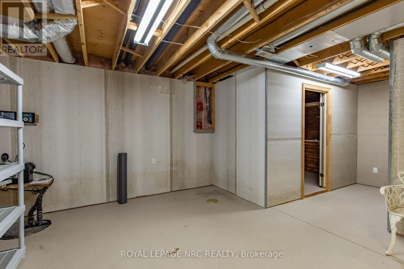 6 MUIRFIELD TRAIL