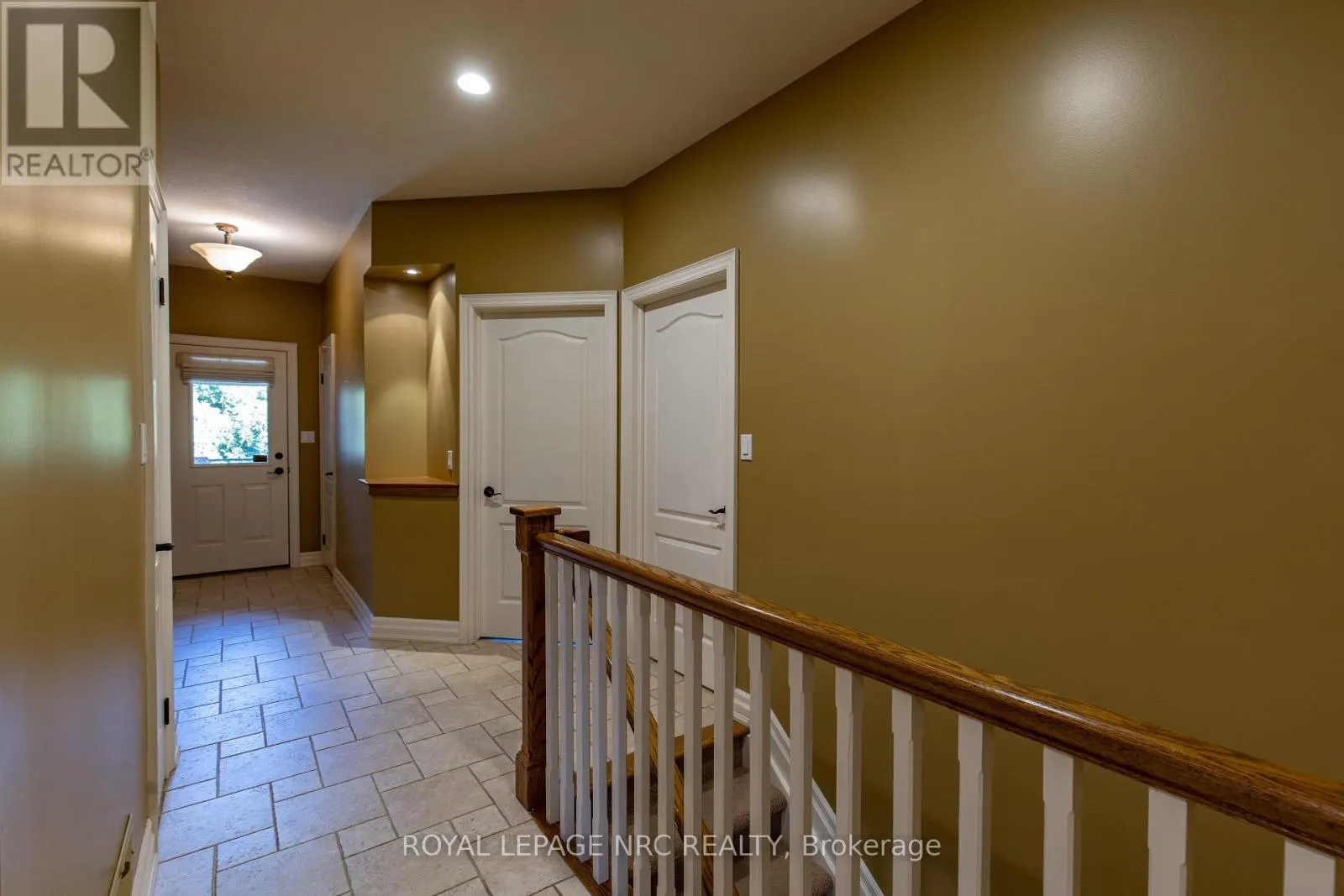 6 MUIRFIELD TRAIL