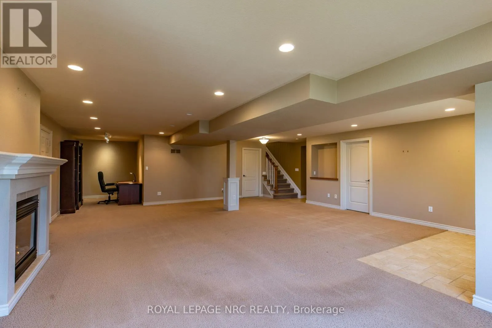 6 MUIRFIELD TRAIL