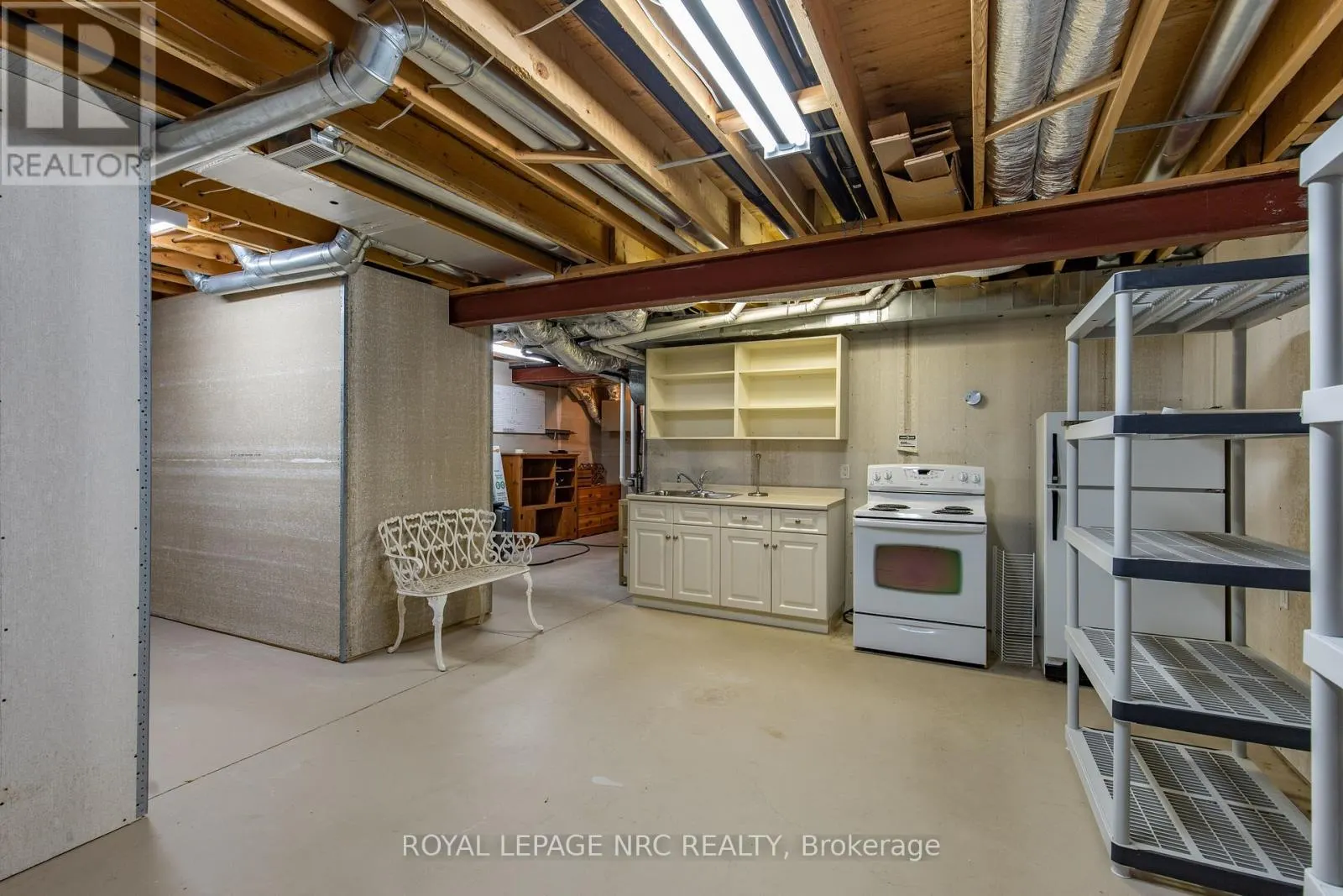 6 MUIRFIELD TRAIL