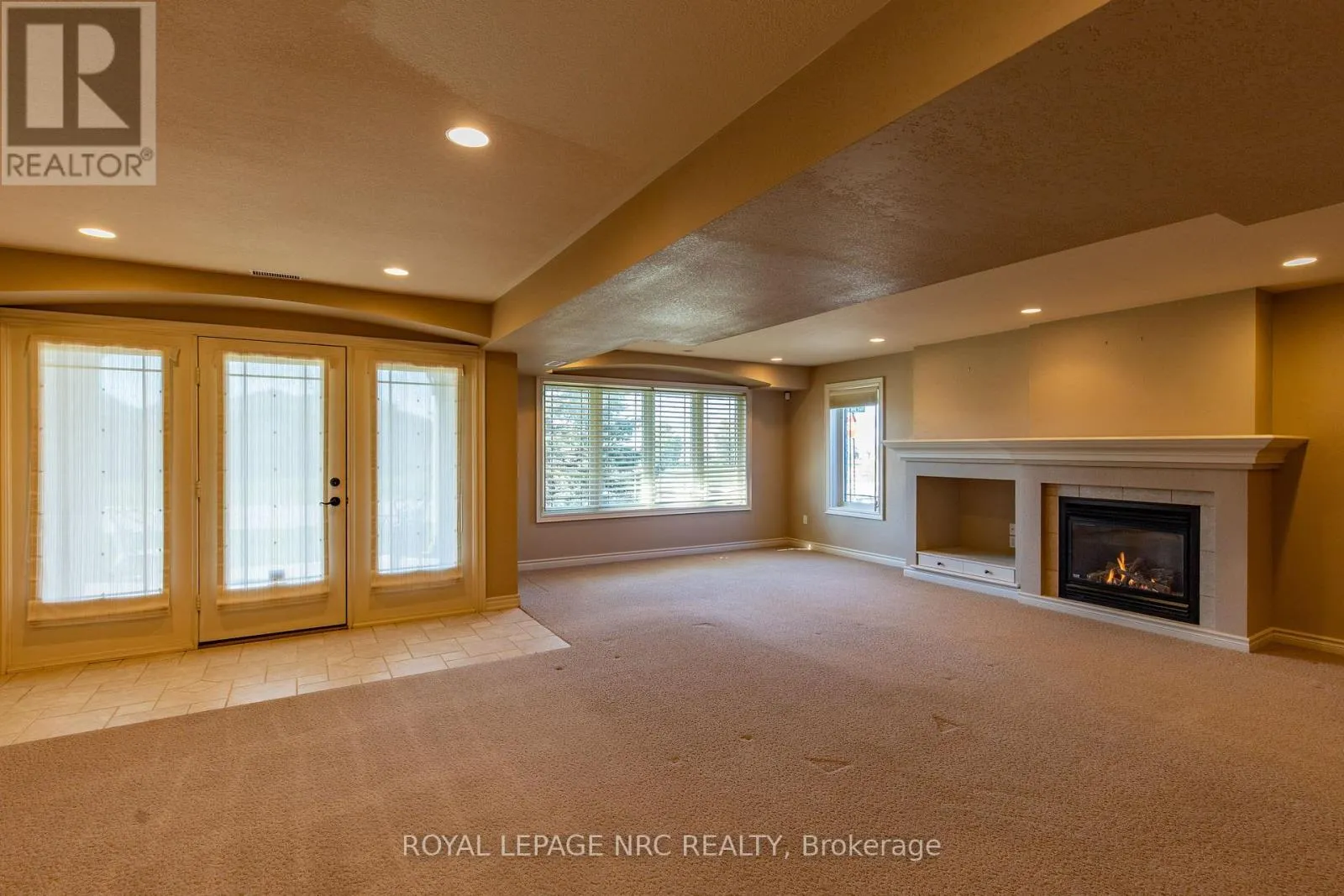 6 MUIRFIELD TRAIL