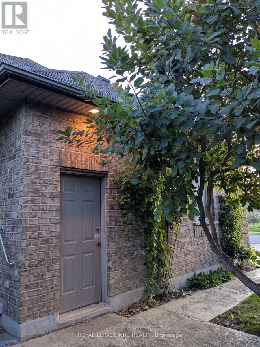 6 MUIRFIELD TRAIL