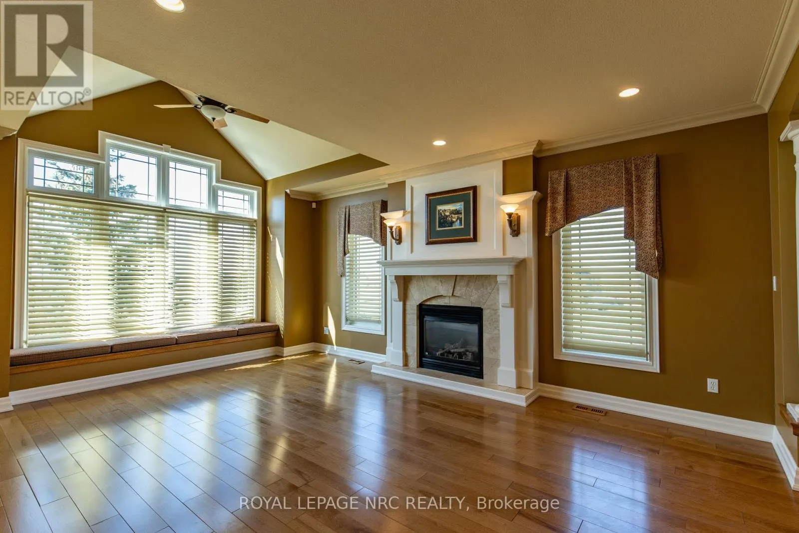 6 MUIRFIELD TRAIL