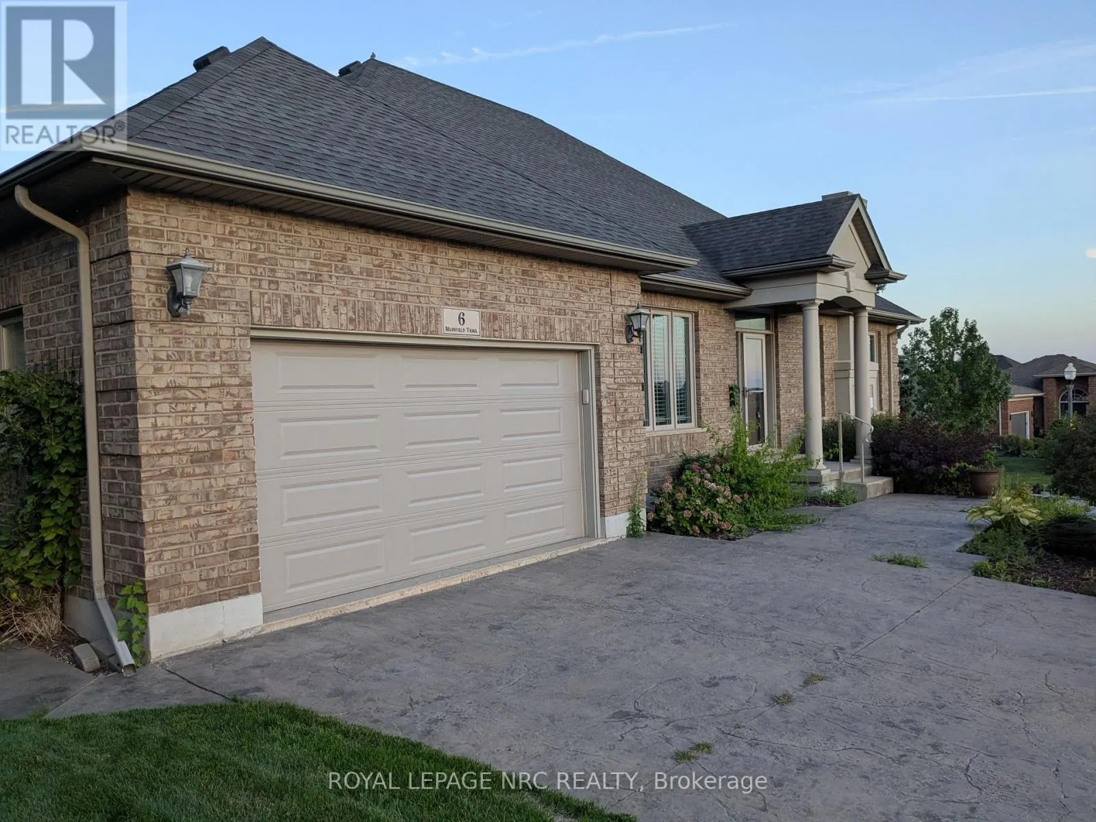 6 MUIRFIELD TRAIL