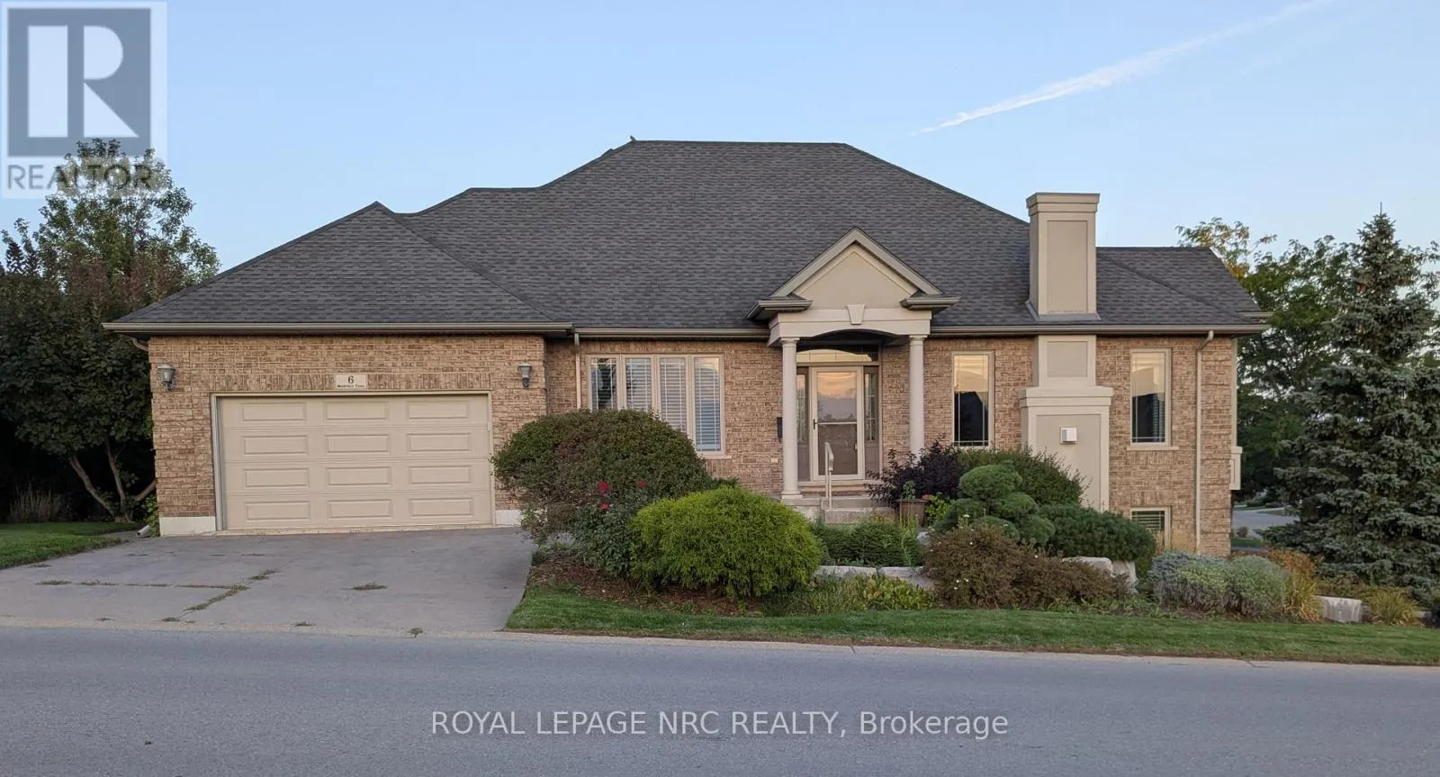 6 MUIRFIELD TRAIL