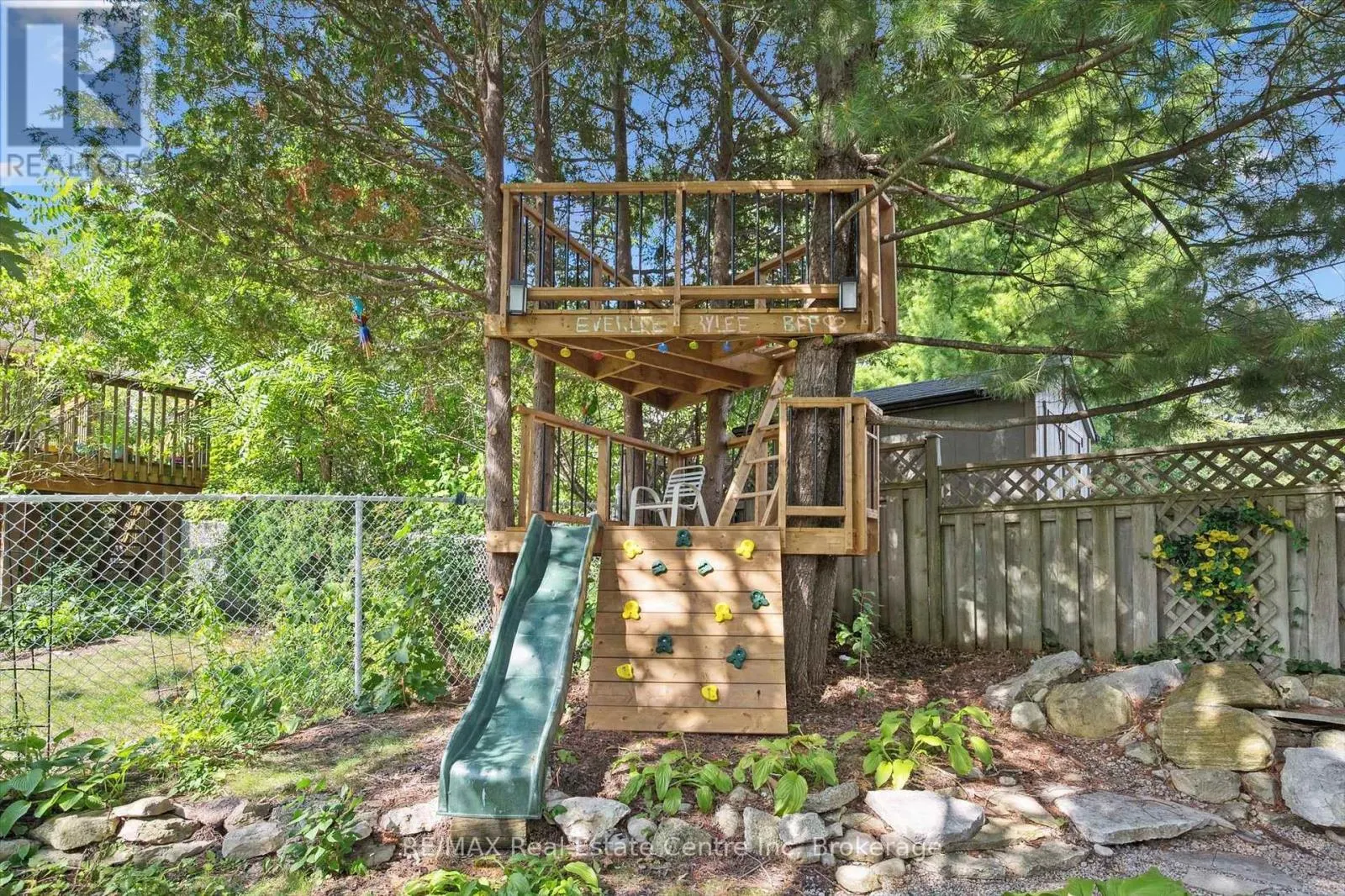 53 ROCHELLE DRIVE