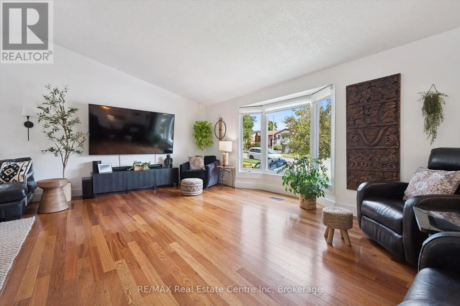 53 ROCHELLE DRIVE