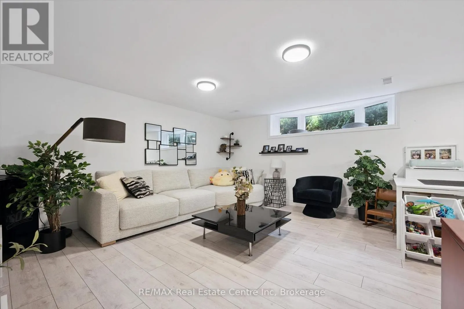 53 ROCHELLE DRIVE