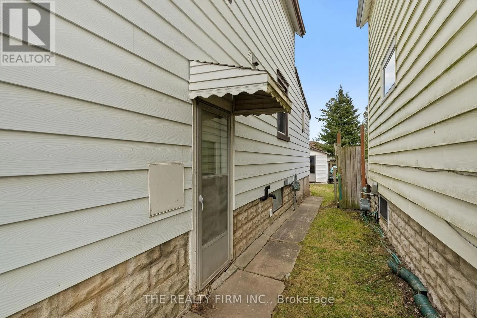 20 FOURTH AVENUE