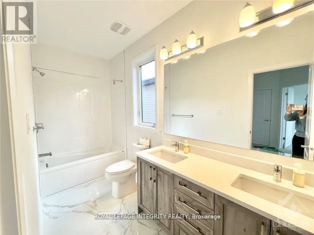 212 ELSIE MACGILL WALK