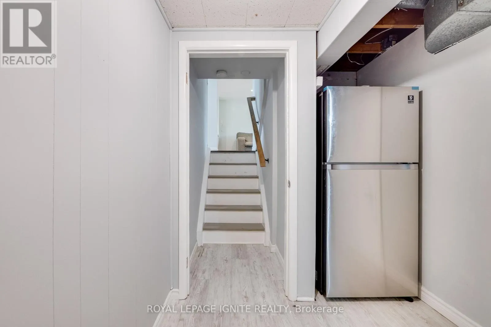 1761 DALEVIEW CRESCENT