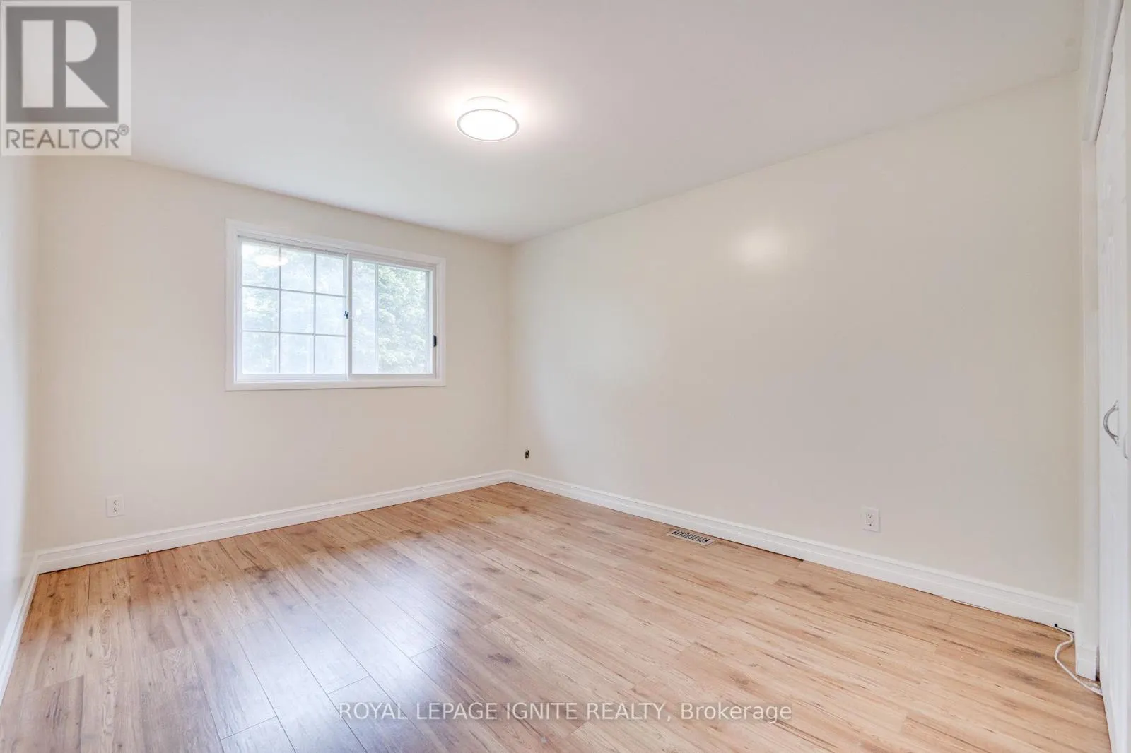 1761 DALEVIEW CRESCENT