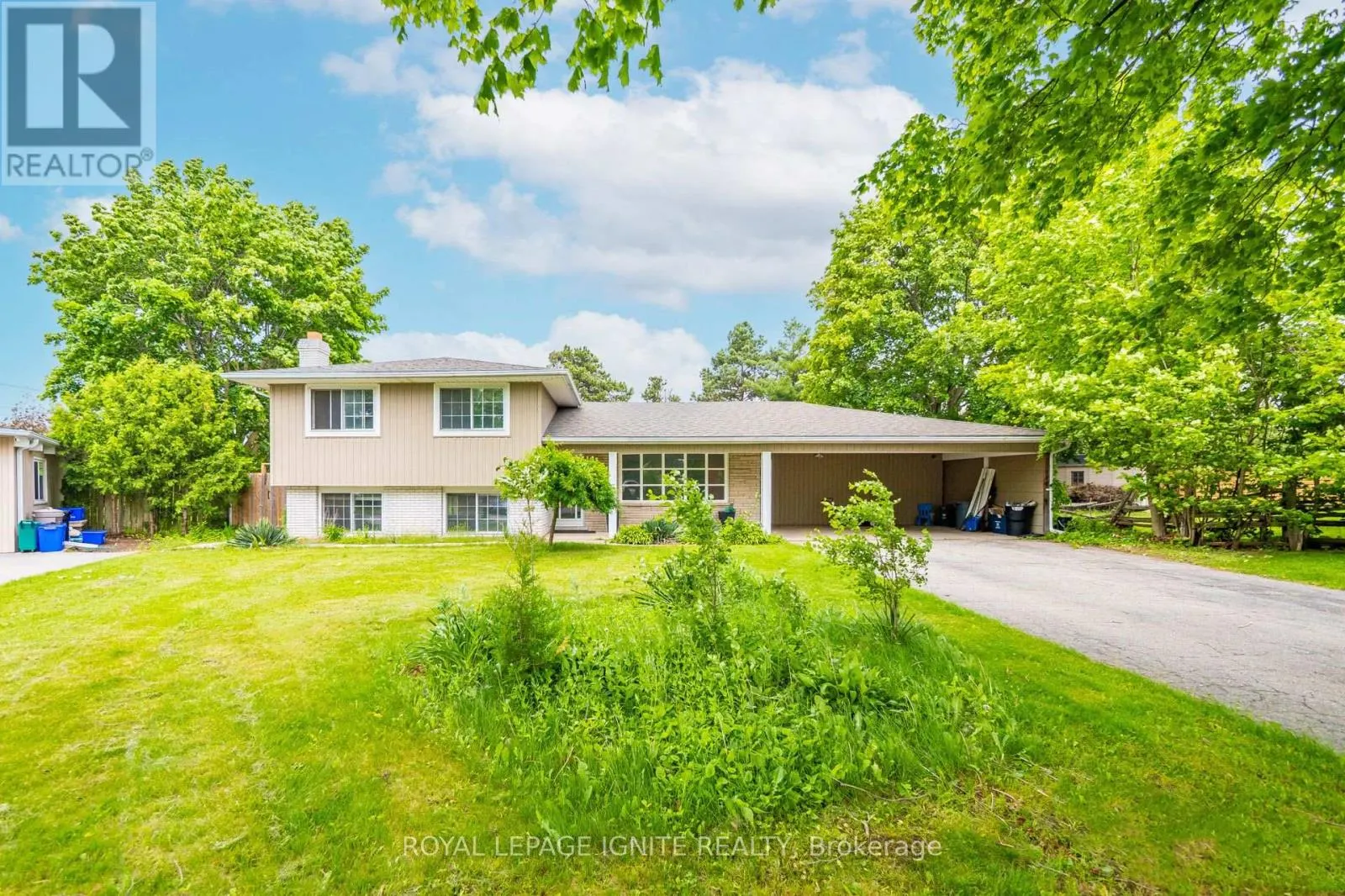 1761 DALEVIEW CRESCENT
