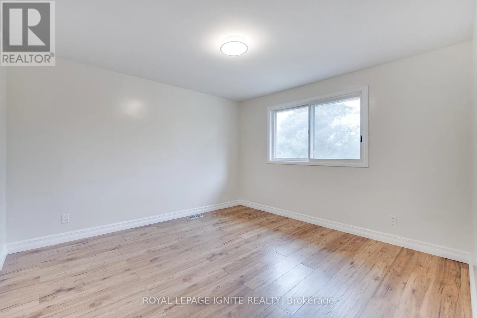 1761 DALEVIEW CRESCENT