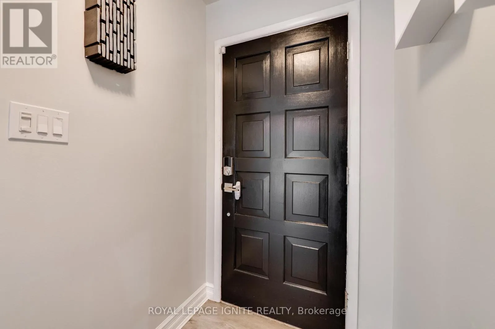 1761 DALEVIEW CRESCENT