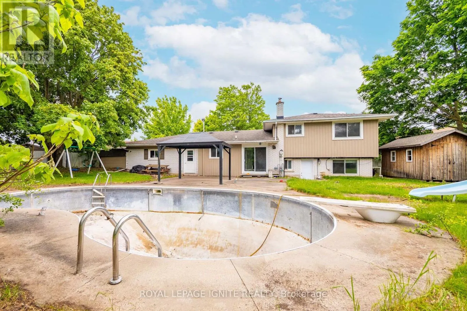 1761 DALEVIEW CRESCENT