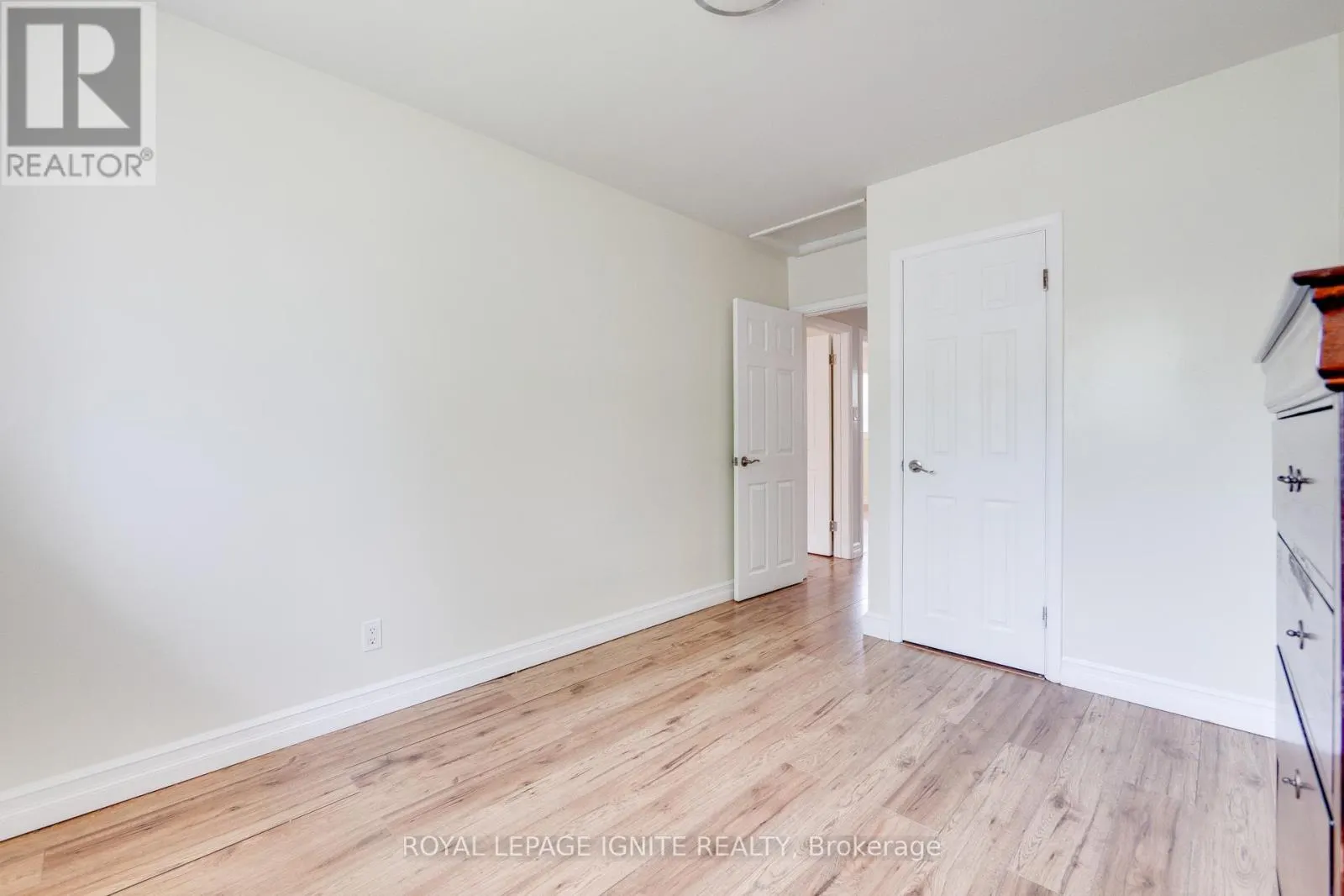 1761 DALEVIEW CRESCENT