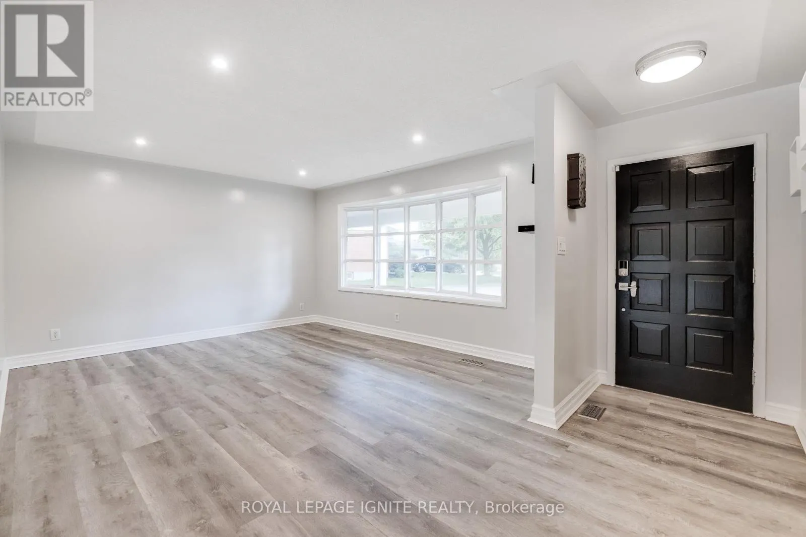 1761 DALEVIEW CRESCENT