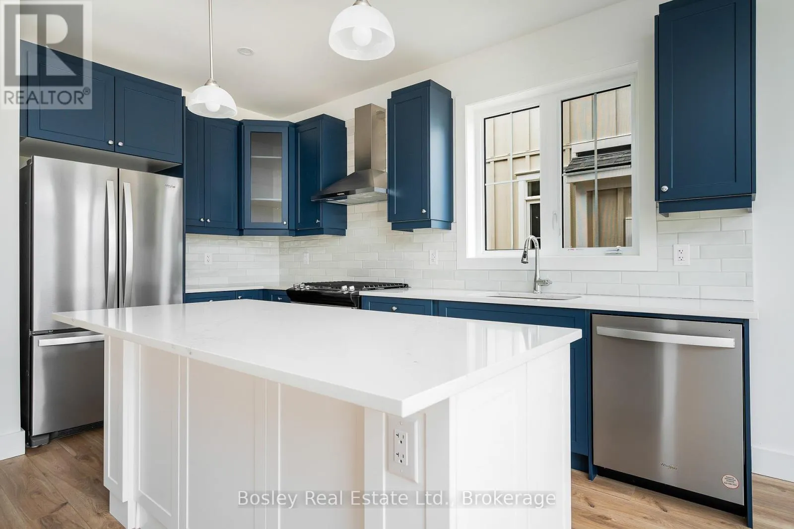132 WHITE OAK CRESCENT