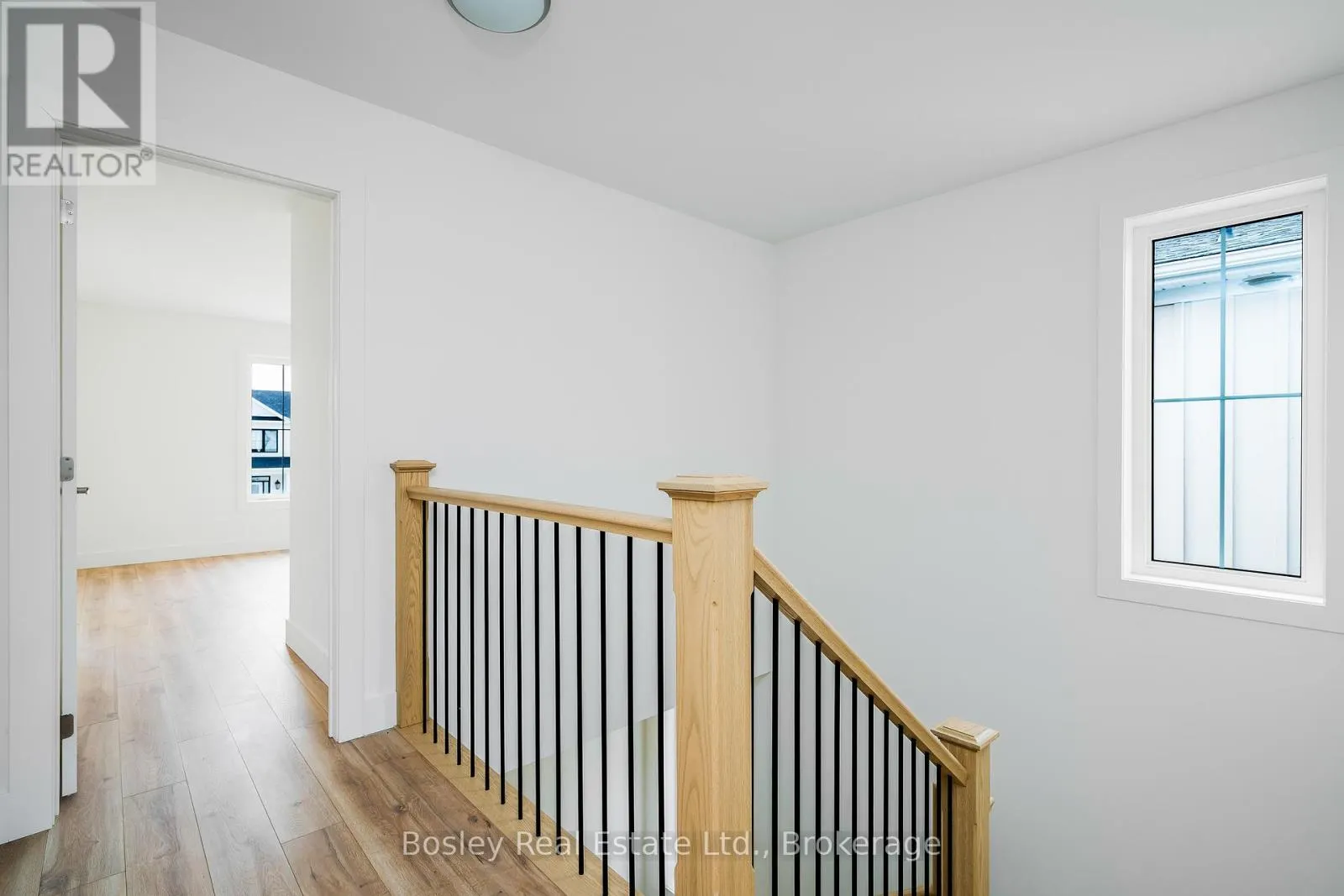 132 WHITE OAK CRESCENT