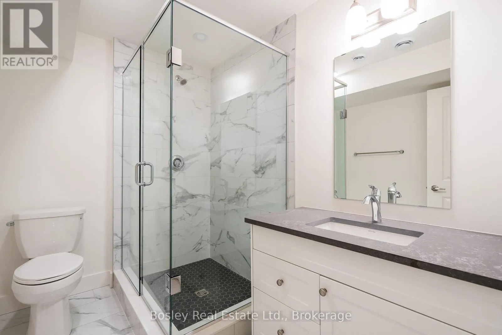 132 WHITE OAK CRESCENT