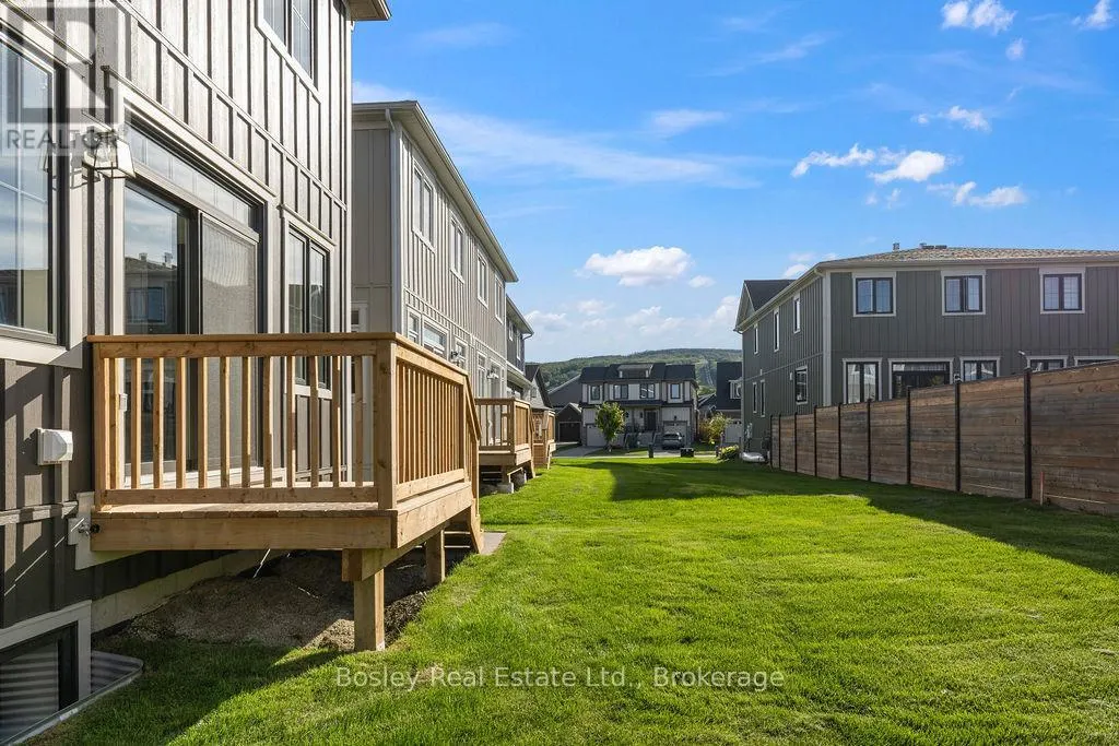 132 WHITE OAK CRESCENT