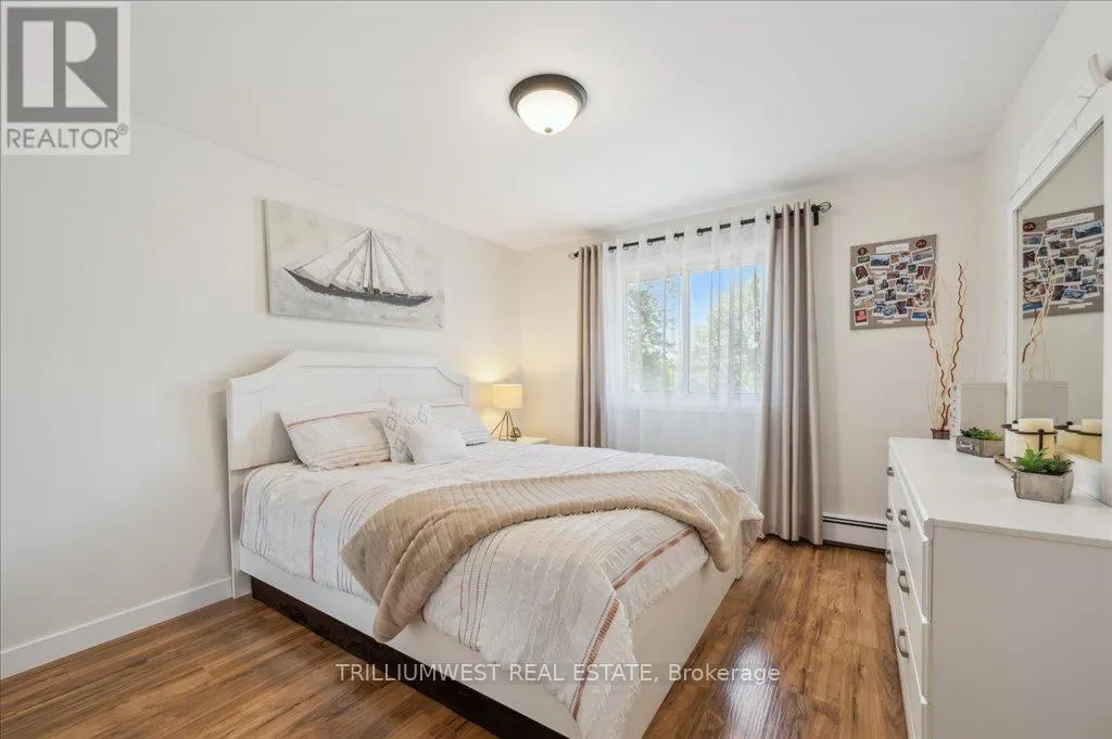 76 LOWER CANADA CRESCENT