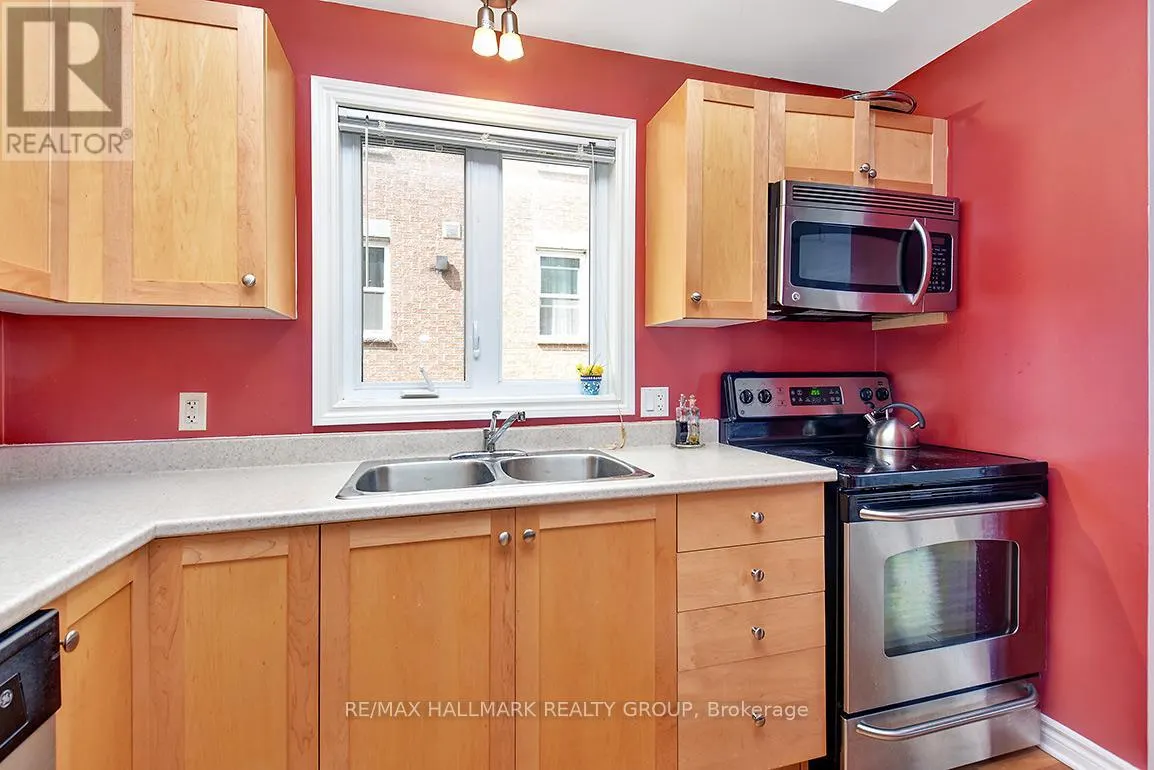 130A CARRUTHERS AVENUE