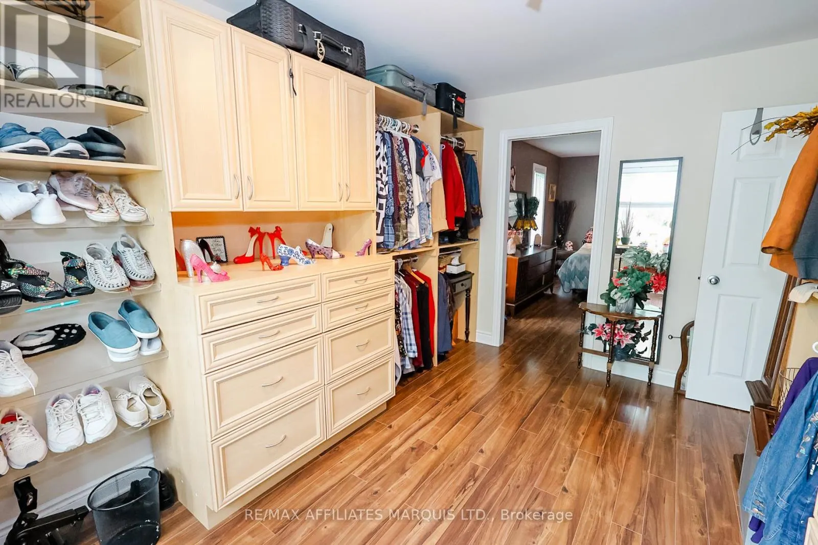133 ST GEORGE STREET E