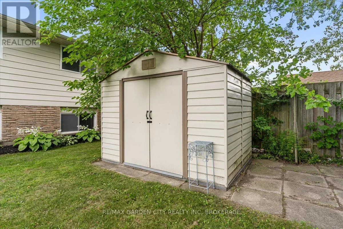 68 BARRINGTON DRIVE