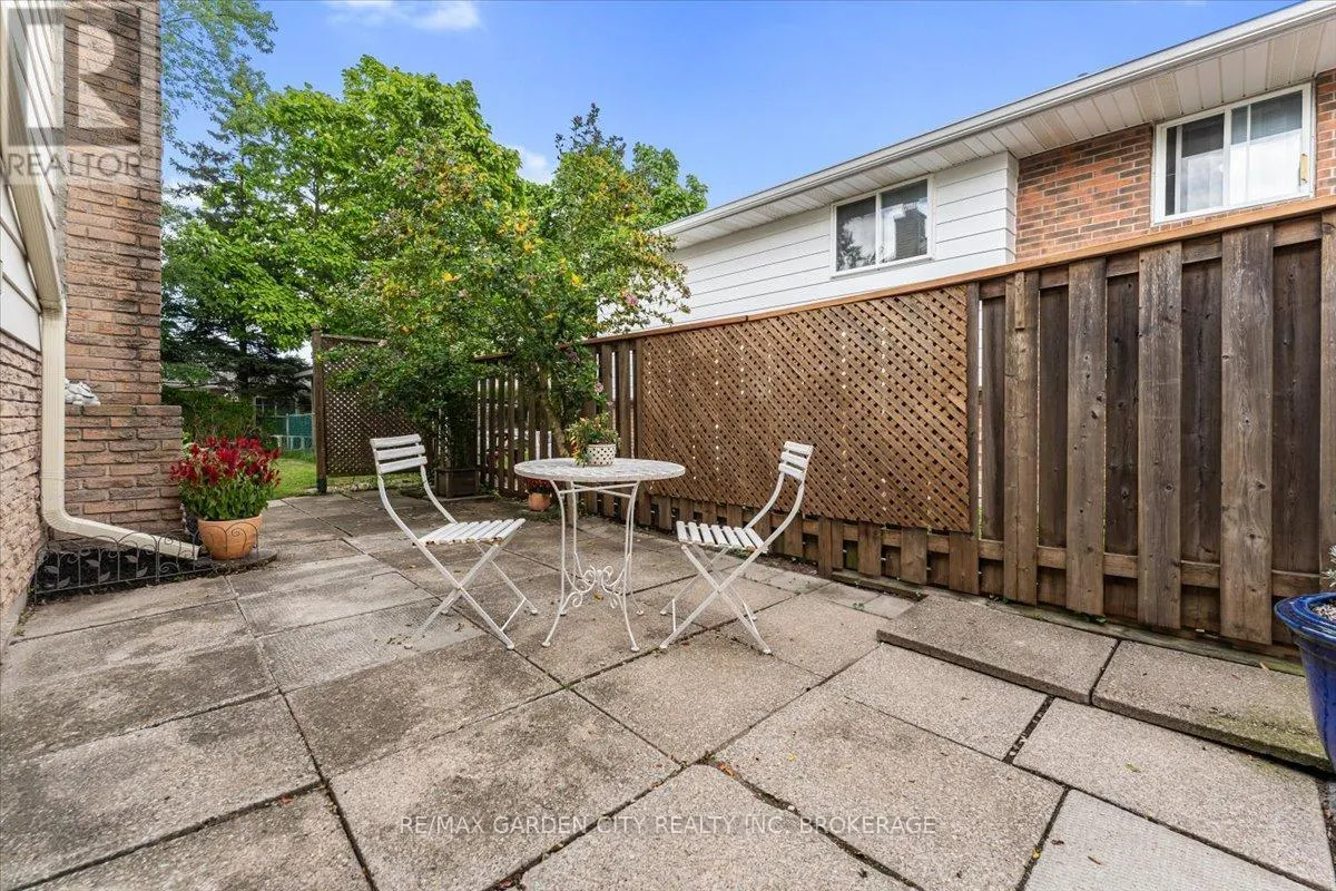 68 BARRINGTON DRIVE