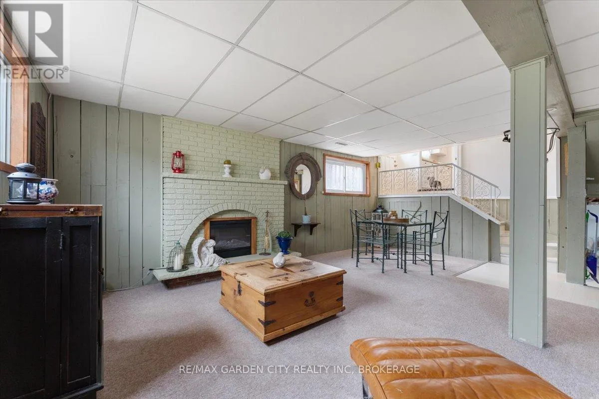 68 BARRINGTON DRIVE