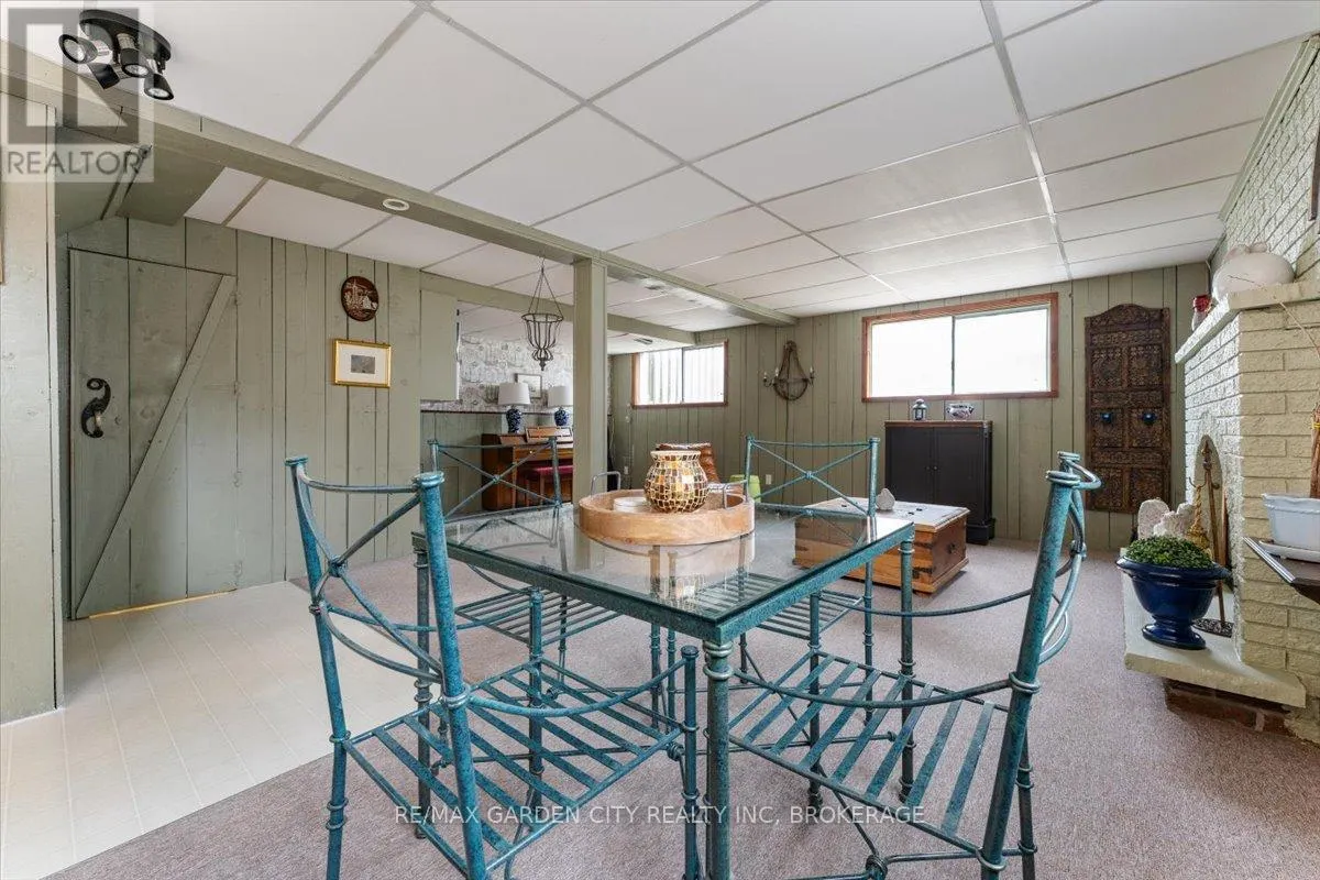 68 BARRINGTON DRIVE