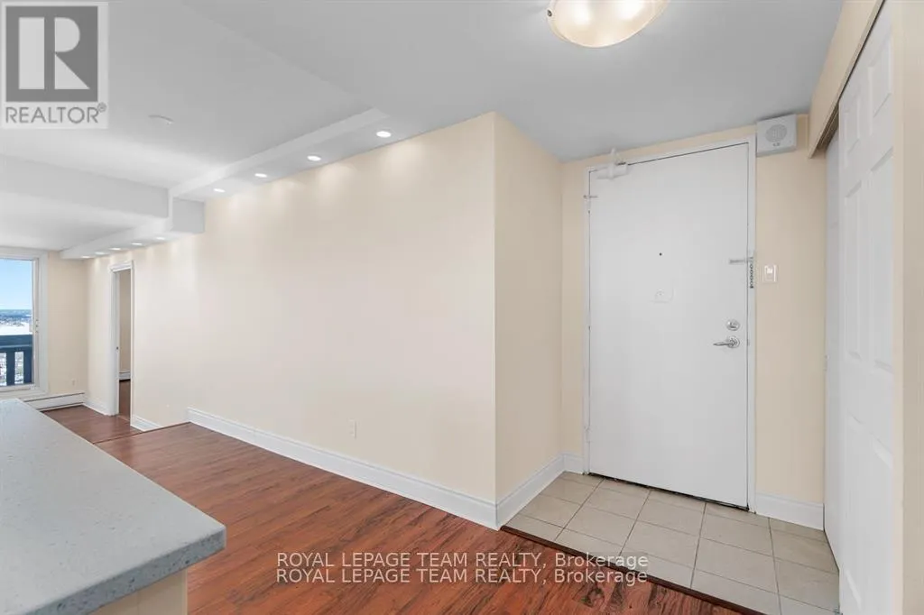 2004 - 415 GREENVIEW AVENUE