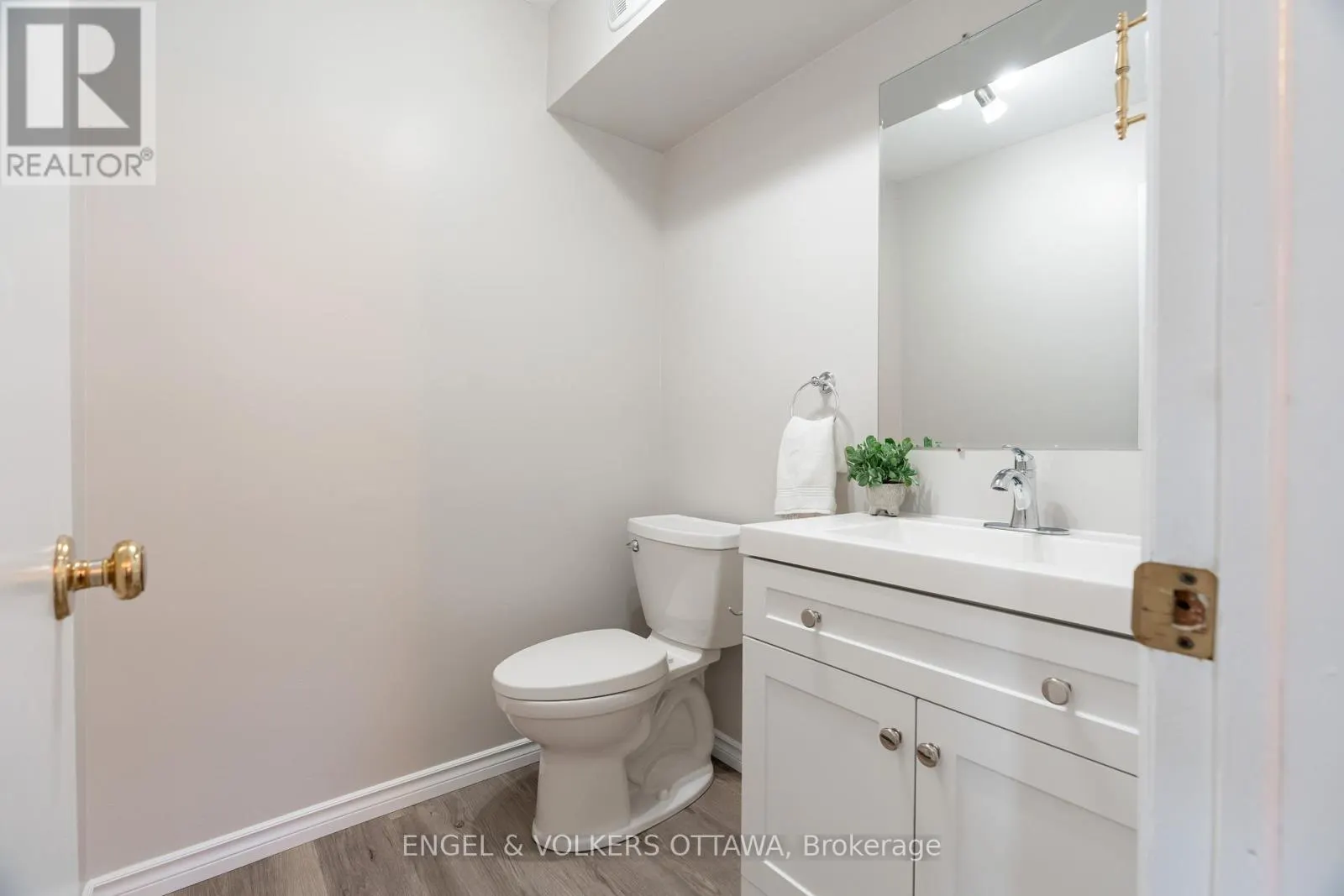 1504 TANGUAY COURT