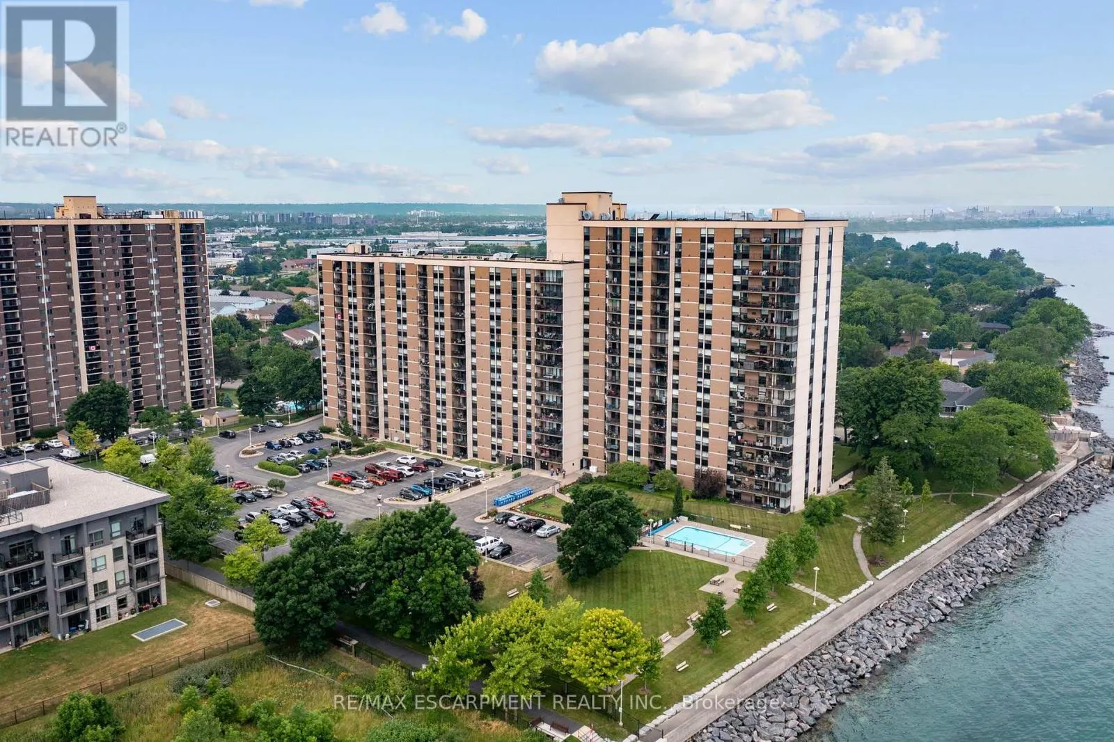 218 - 500 GREEN ROAD