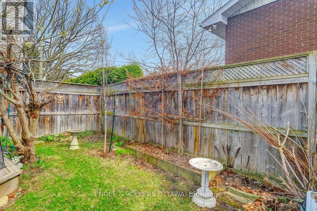 989 BAKERVALE DRIVE